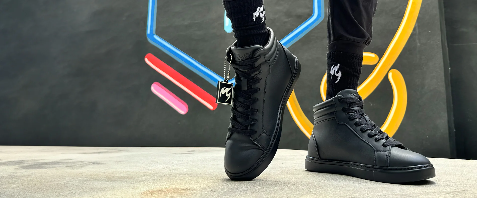 Devant 10 Devant -Muratti France Soldes All Black HT Homepage banner 1920x800